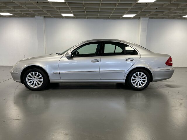 Mercedes-Benz E 240