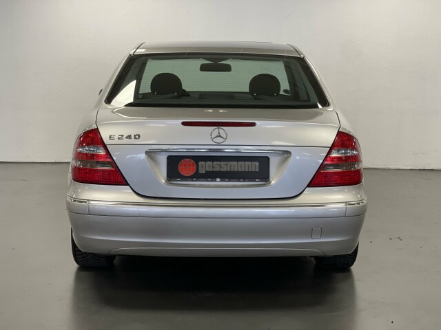 Mercedes-Benz E 240