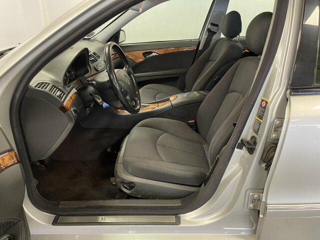 Mercedes-Benz E 240