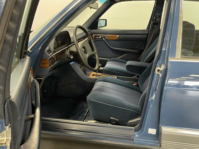 Mercedes-Benz 280