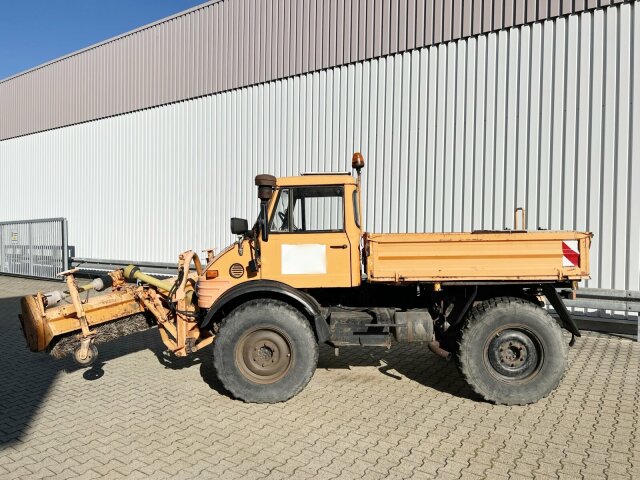 Unimog U