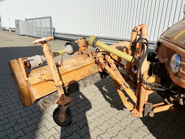 Unimog U