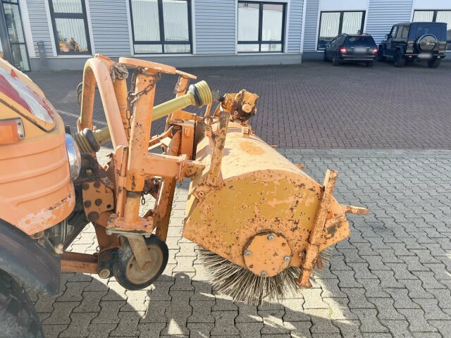 Unimog U