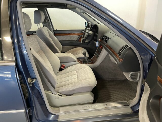 Mercedes-Benz S 320