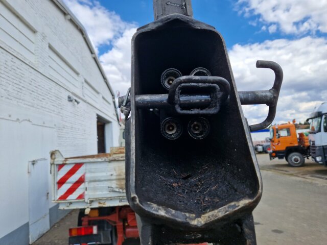 MAN T04