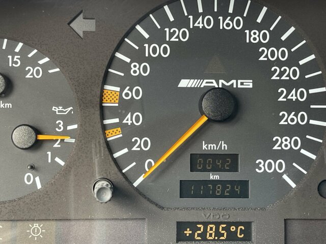 MERCEDES-BENZ S 600