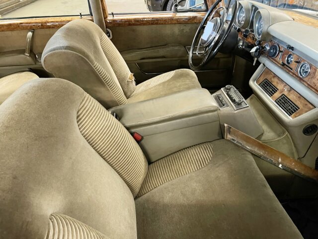 MERCEDES-BENZ 600