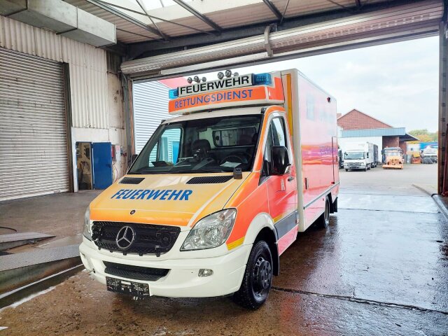Mercedes-BenzSprinter 515 CDI 4x2, Rettungswagen, Retarder