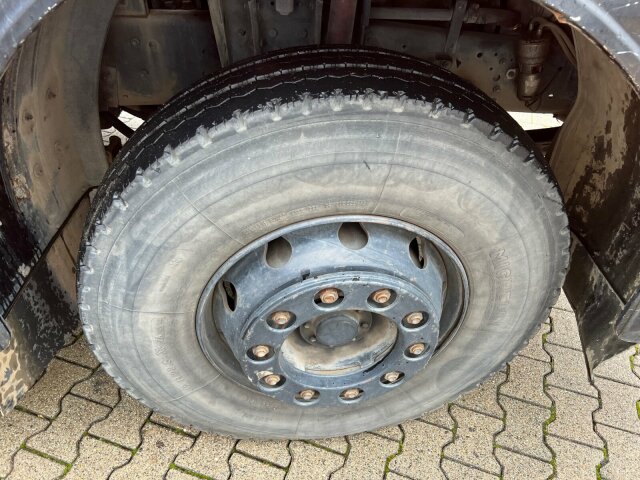 DAIMLER-BENZ -