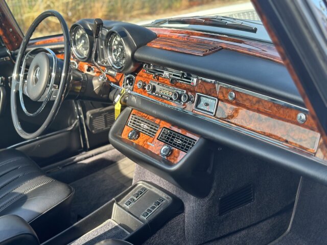 MERCEDES-BENZ 280