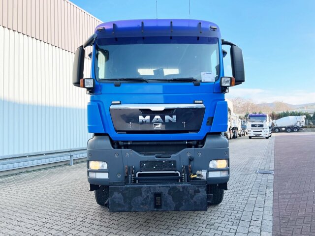 MAN -