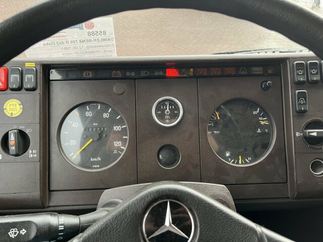 Mercedes-Benz -