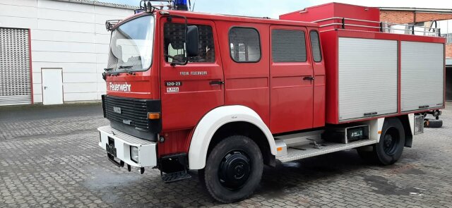 Iveco120-23 4x4 Doka, TLF 16/25 Feuerwehr