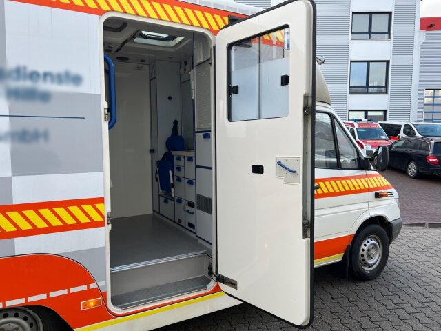 DAIMLER-BENZ Sprinter