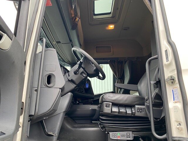 SCANIA (S) R