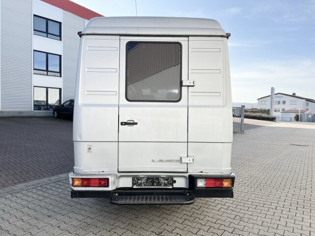 Mercedes-Benz -