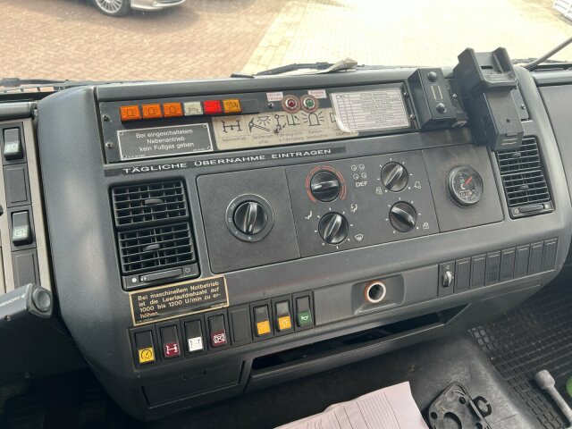MAN M2000