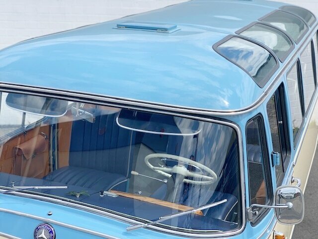 MERCEDES-BENZ 319