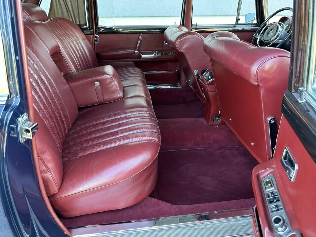 MERCEDES-BENZ 600
