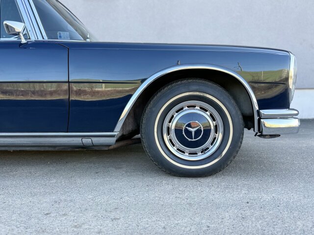 MERCEDES-BENZ 600