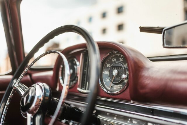 MERCEDES-BENZ 300