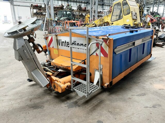 GMEINERICEBEAR 4000W, Salzstreuer ca.4m³, 1720l,