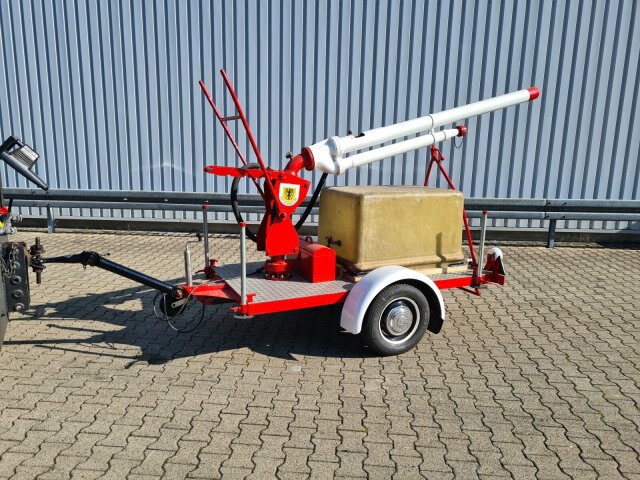 MINIMAXMINIMAX L24, Schaum-Wasserwerfer Anhänger