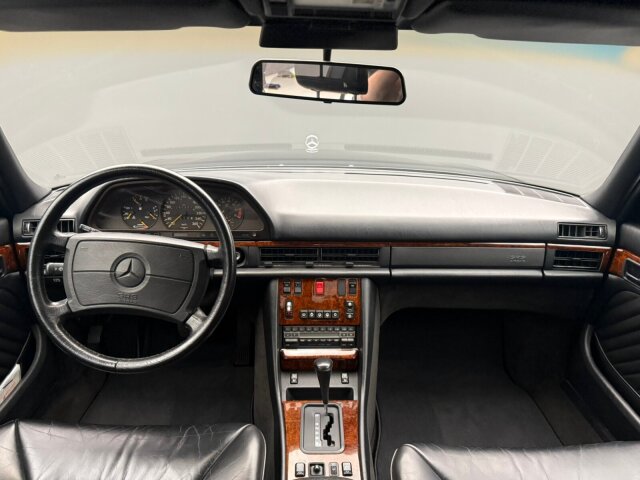 Mercedes-Benz 560