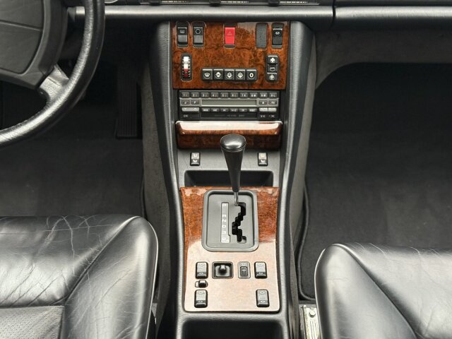 Mercedes-Benz 560