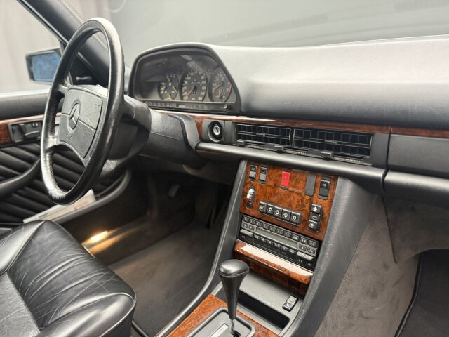 Mercedes-Benz 560