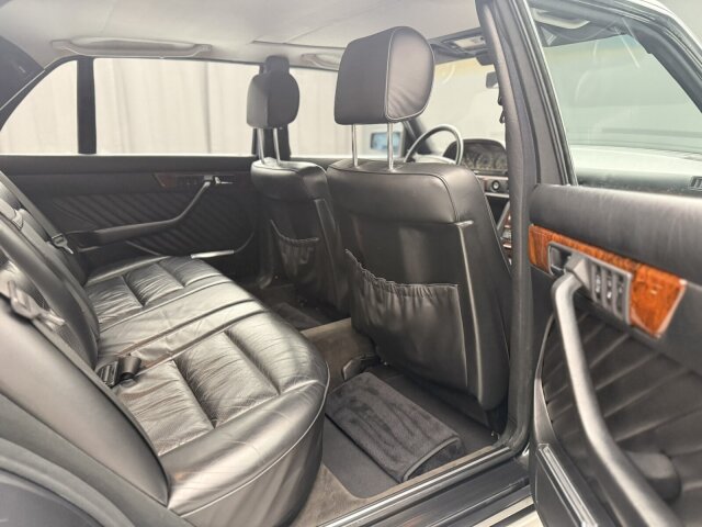 Mercedes-Benz 560