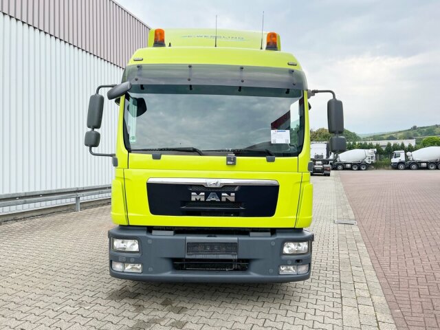 MAN -