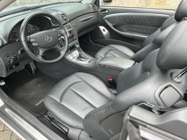 MERCEDES-BENZ 200