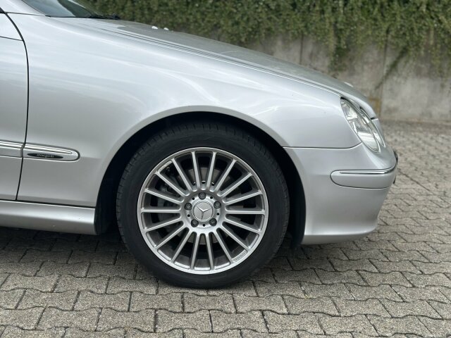 MERCEDES-BENZ 200