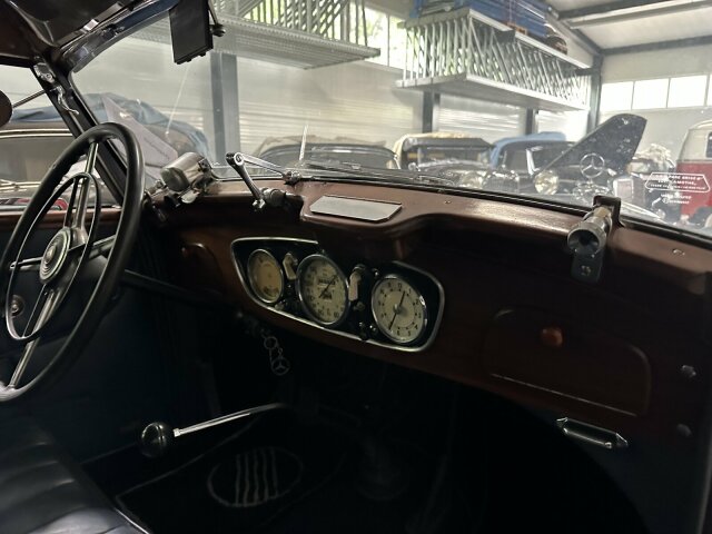 Mercedes-Benz 290