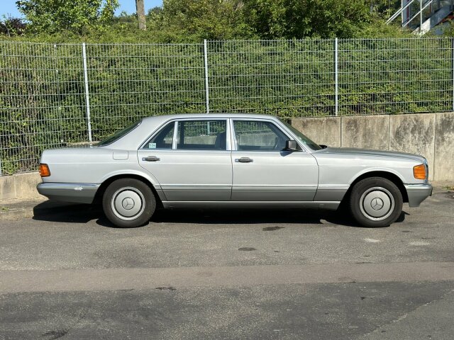 Mercedes-Benz 300