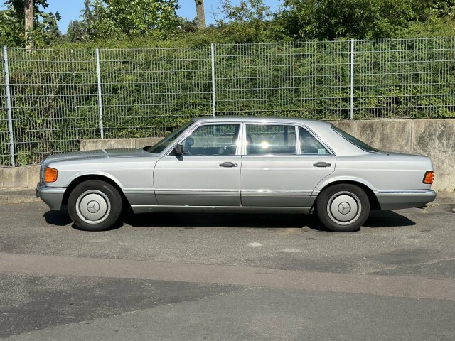 Mercedes-Benz 300