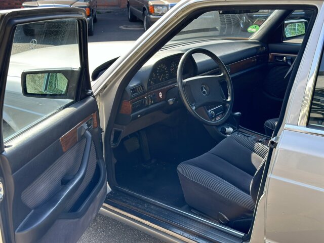 Mercedes-Benz 300