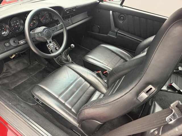 Porsche 930