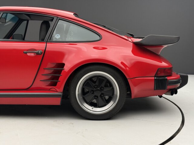 Porsche 930