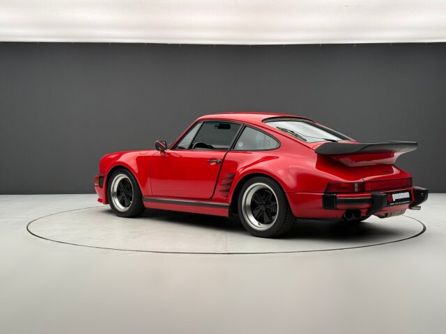 Porsche 930