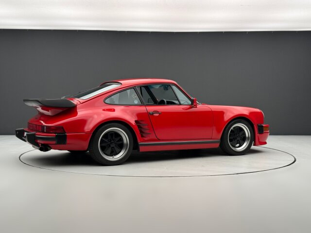 Porsche 930
