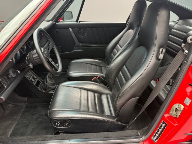 Porsche 930