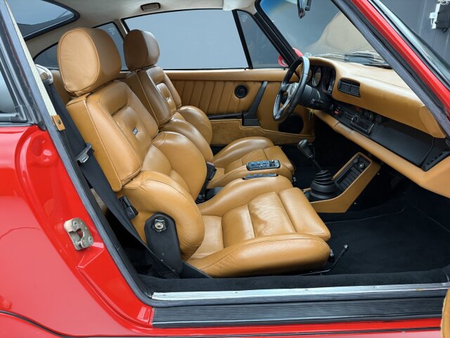Porsche 930