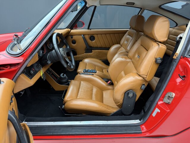 Porsche 930