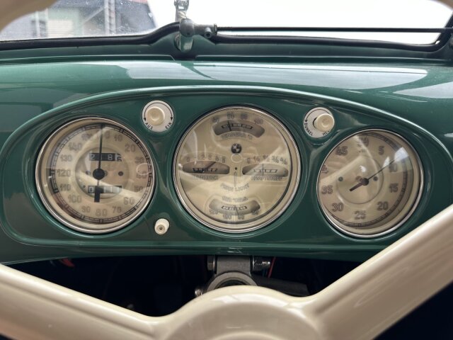 BMW 327