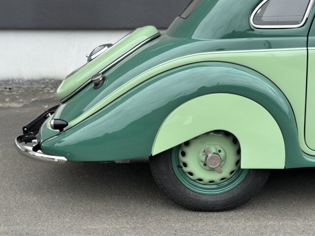 BMW 327