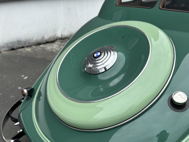 BMW 327