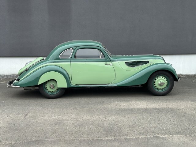 BMW 327