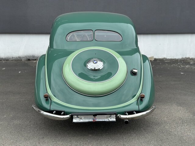 BMW 327